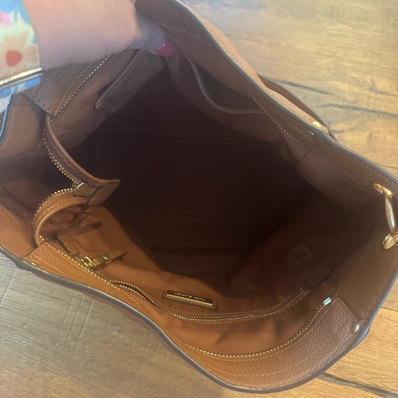 Tory Burch Tan Leather Shoulder Bag with Gold Accents - Picture 11 of 16